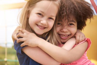 2 girls hugging